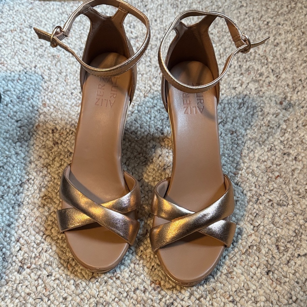 Naturalizer Lizbeth Ankle Strap Sandal In Champagne Metallic Leather - Picture 3 of 7